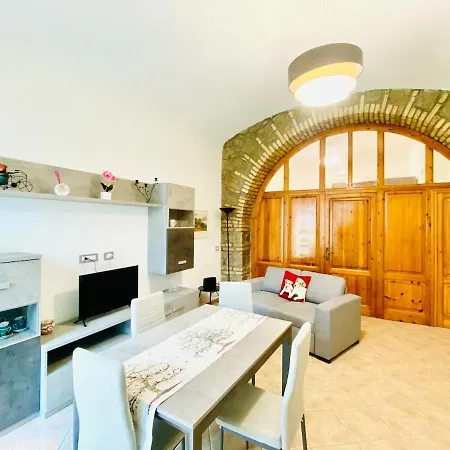 Apartment Appartamento-la Perla Nel Borgo